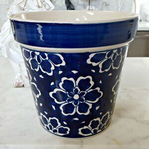 NEW! BLUE & WHITE FLORAL Pottery PLANTER POT